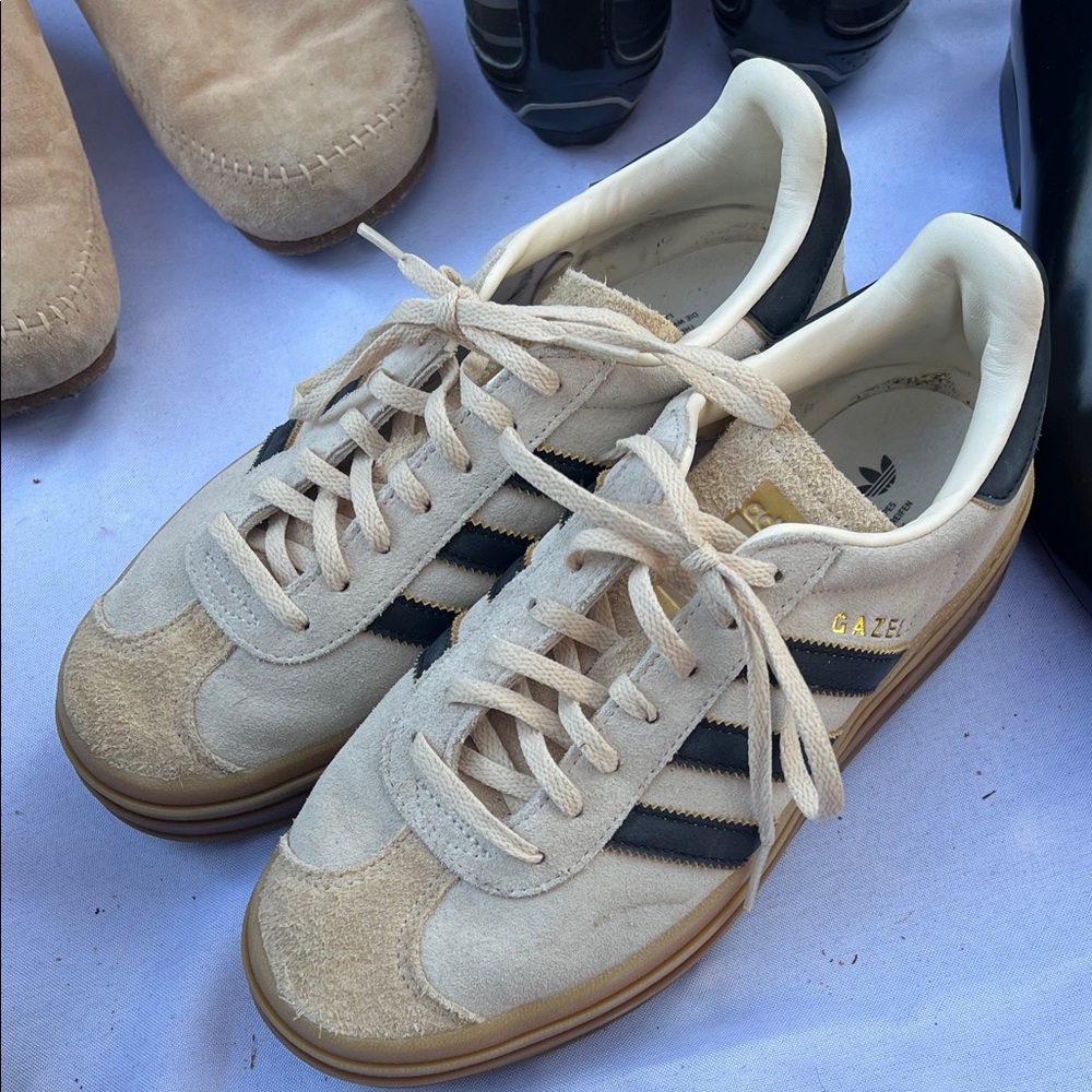 Adidas Gazelle Men's Tan and Black Sneakers
